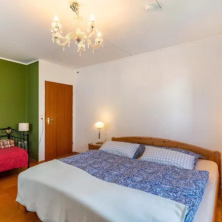 Oberamsel Apartment *